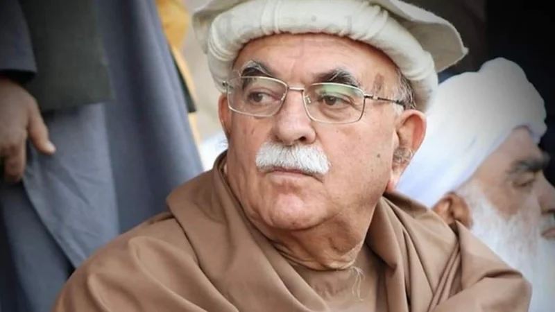 Achakzai urges PTI to postpone civil disobedience movement