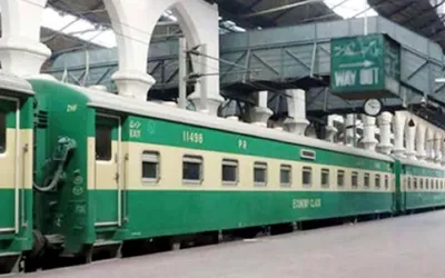 Railways plan to launch express train between Lahore-Karachi
