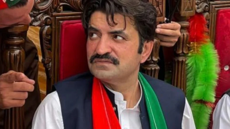 PTI issues show-cause notice to Sher Afzal Marwat