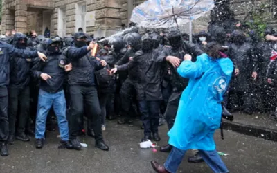 Georgia Protests: Riot police clash with demonstrators over foreign influence bill