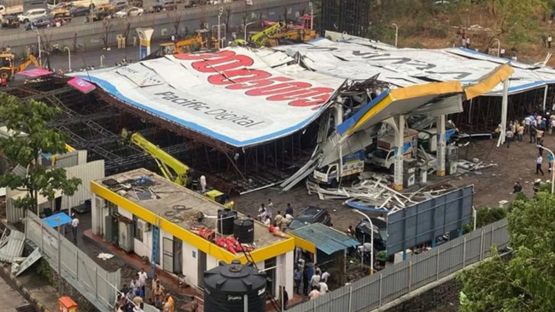 India: Mumbai billboard collapse,14 dead and dozens injured