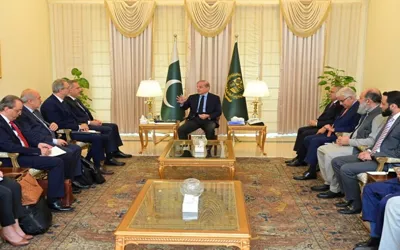 PM urges Turkish firms to expand investment, relocate industries to Pakistan