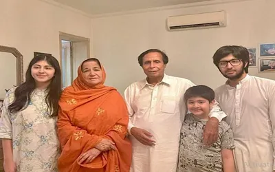 After release, Elahi reaffirms commitment to PTI, its founder