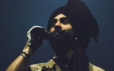 Diljit Dosanjh give his concert entry with Pakistani song “Uddi Ja”