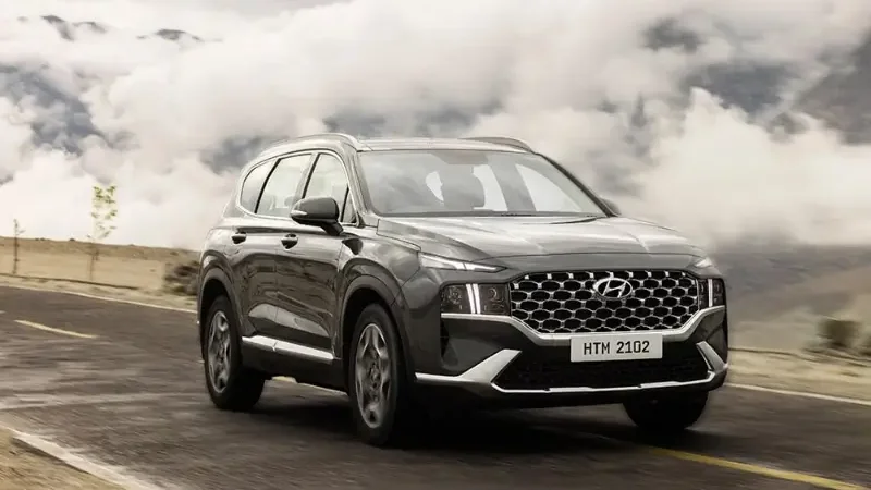 Get Rs10 lac cash discount on Hyundai Santa Fe hybrid SUV