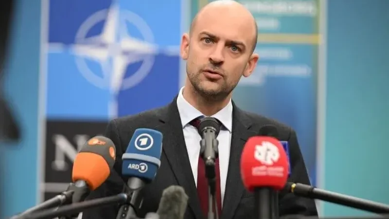 'France sees Syria as alternative oil route to Hormuz'