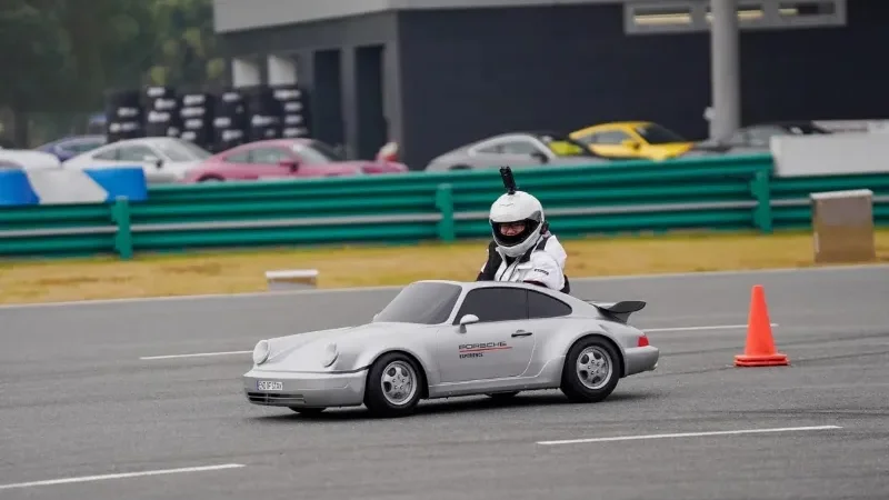 Porsche 964