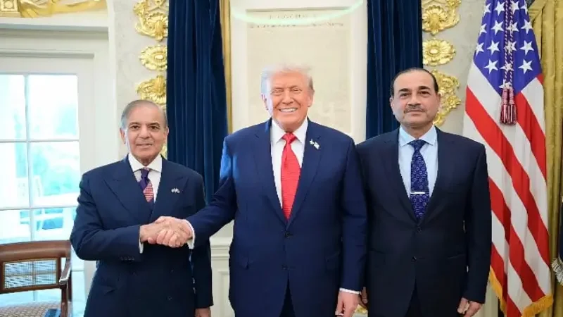 Trump again praises PM Shehbaz, CDF Asim Munir for mediation efforts
