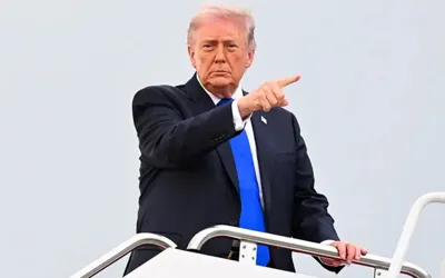 US keeps pressure on Iran as Trump dismisses proposal