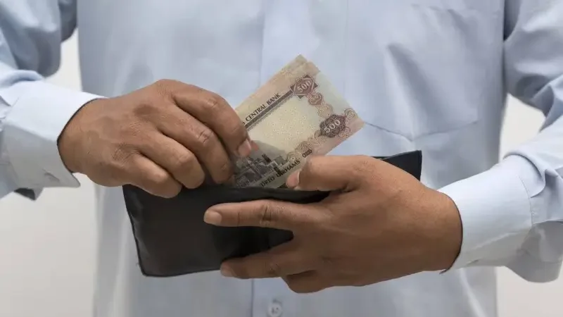 News rule announced: Employees to receive salaries on 1st of every month