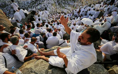 Millions of pilgrims gather at Arafat, as Hajj Sermon calls for truth, unity and patience