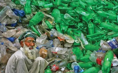 UNEP committee seeks global strategy to curb plastic pollution