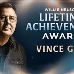 Vince Gill receives Willie Nelson Lifetime Achievement Award
