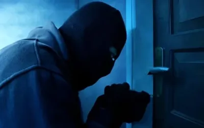 Karachi burglars return stolen cash and gold in bizarre twist