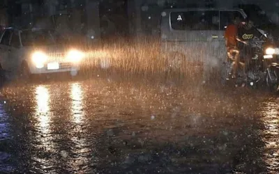 Several areas of Karachi receive light and heavy rain