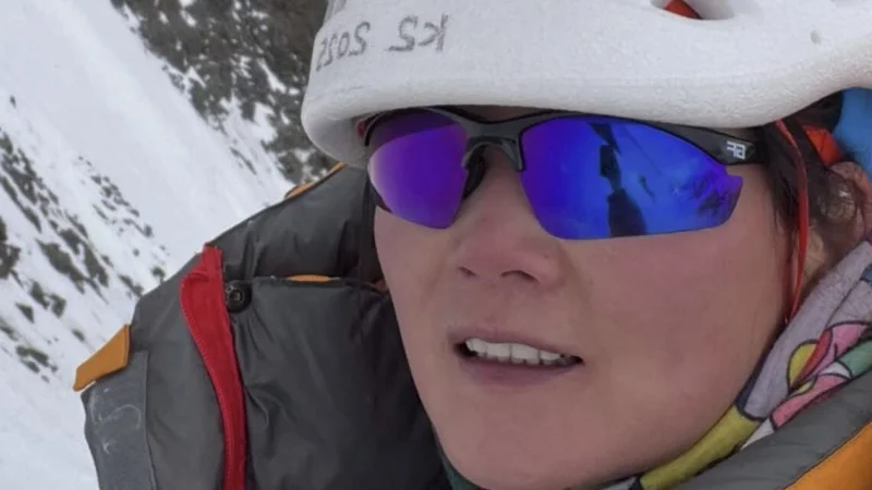 Chinese climber dies